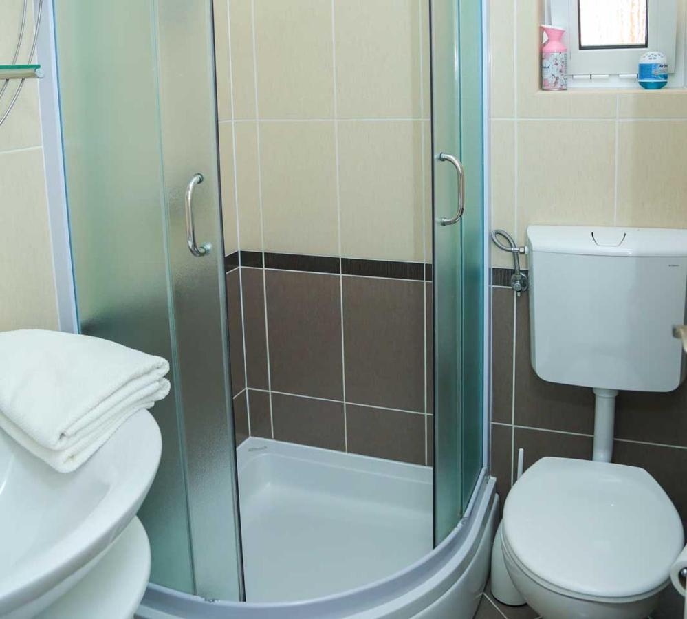 Adrian-Apartments-51511-Malinska-Otok-Krk Primorska 21 מראה חיצוני תמונה