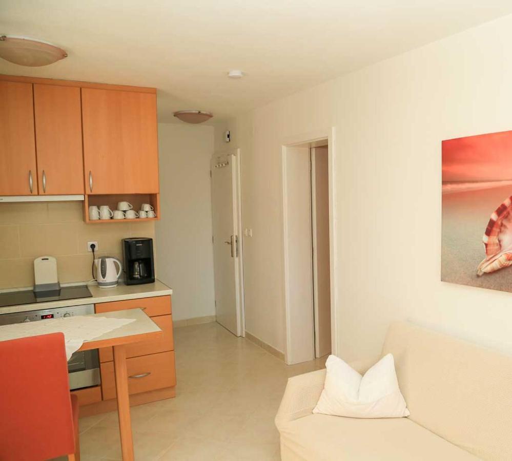 Adrian-Apartments-51511-Malinska-Otok-Krk Primorska 21 מראה חיצוני תמונה