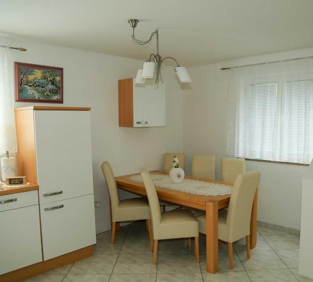 Adrian-Apartments-51511-Malinska-Otok-Krk Primorska 21 מראה חיצוני תמונה